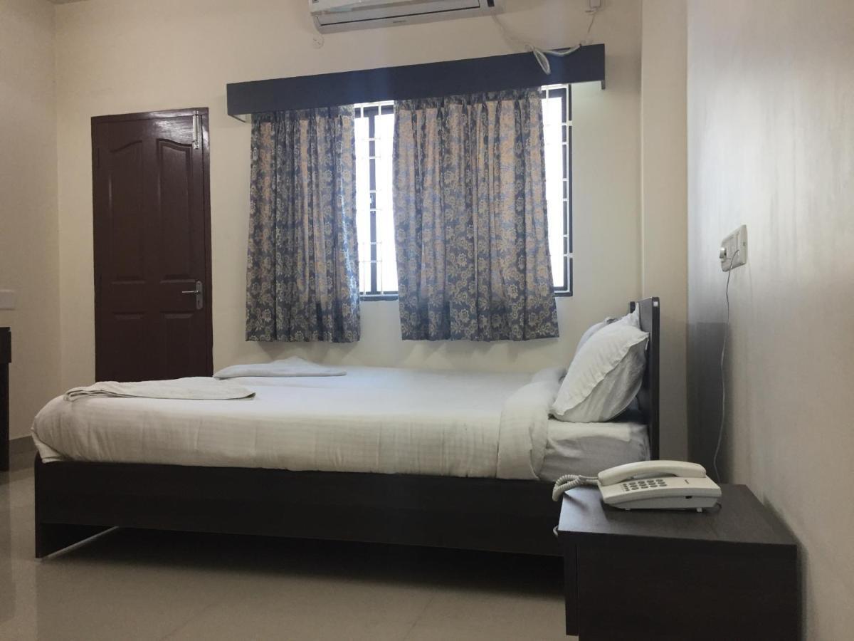 Hotel Sun Shine à Chennai Extérieur photo